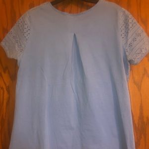 Cute lil blue patterned blouse